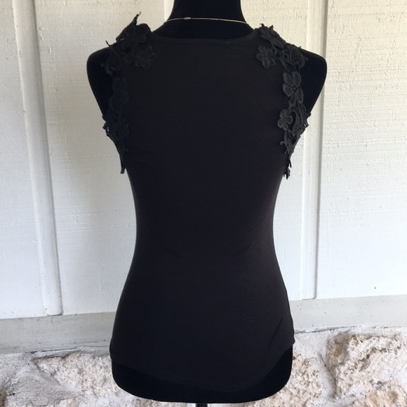 Black tank w/cute crocheted trim - Picture 5 of 7